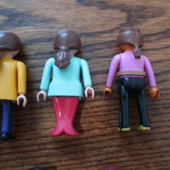 7 pcs Female Playmobile Figures - Picture 9 of 11